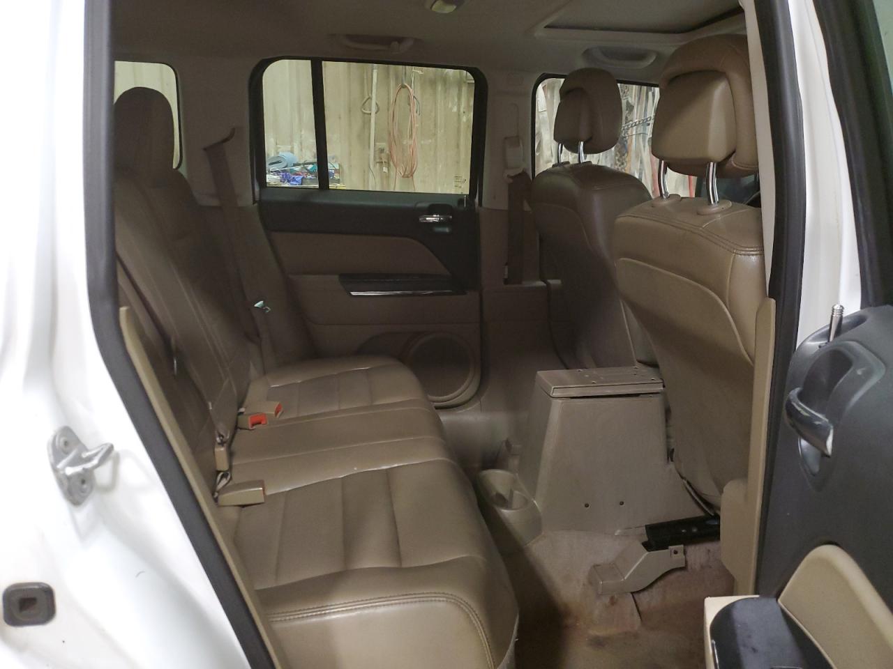 2014 Jeep Liberty (Patriot) - Image 11