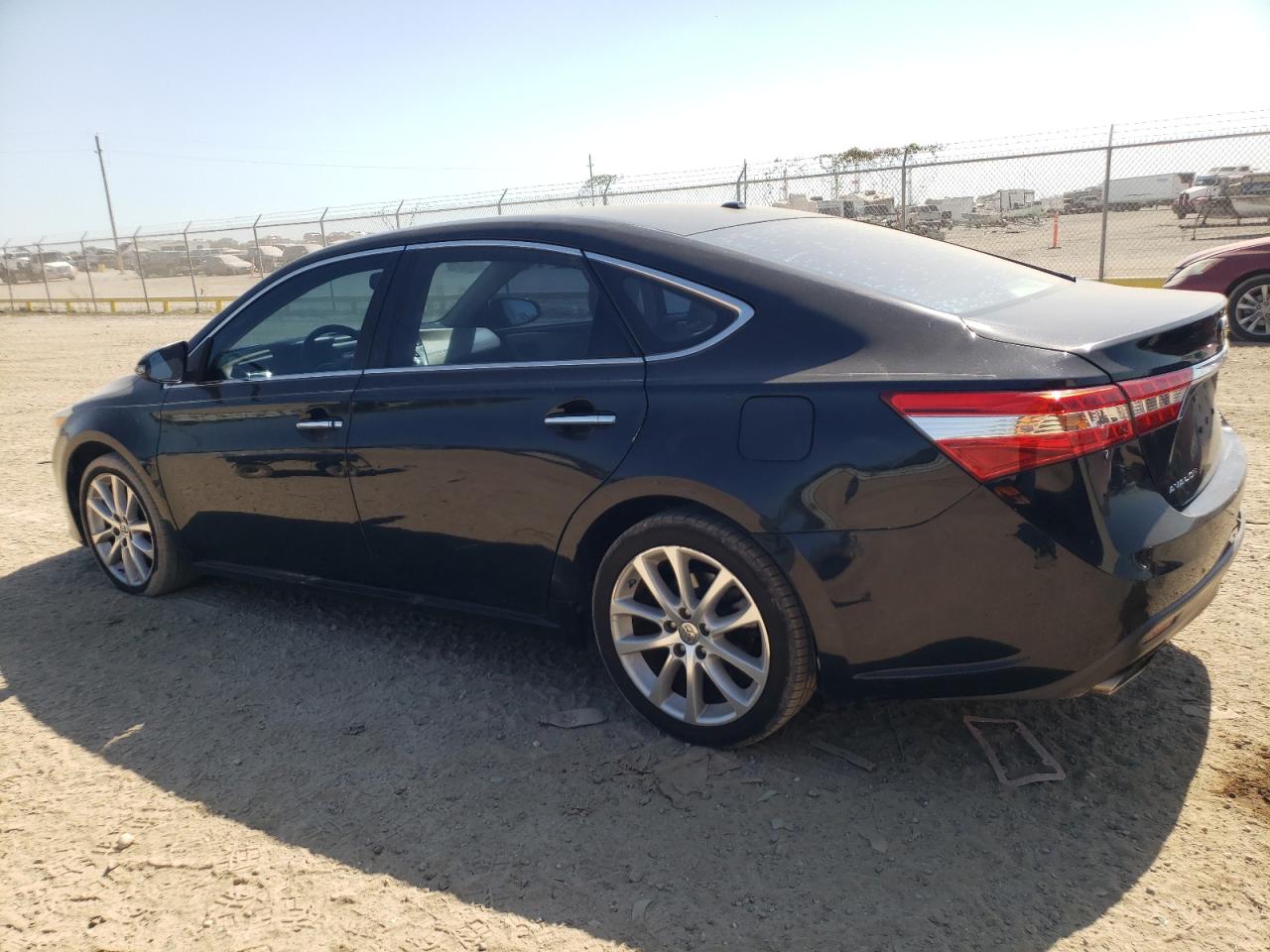 2013 Toyota Avalon - Image 2