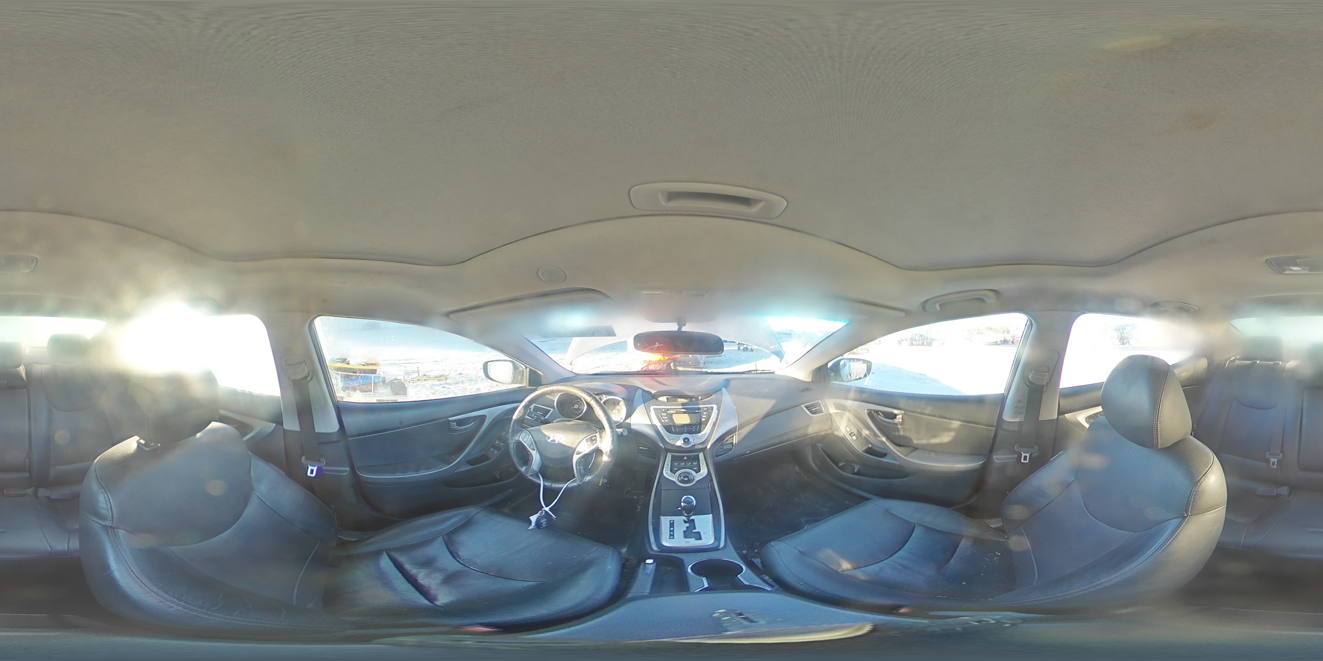2012 Hyundai Elantra - Image 13