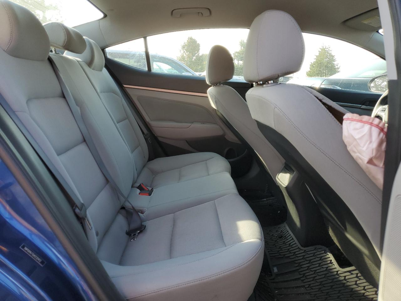 2018 Hyundai Elantra - Image 10