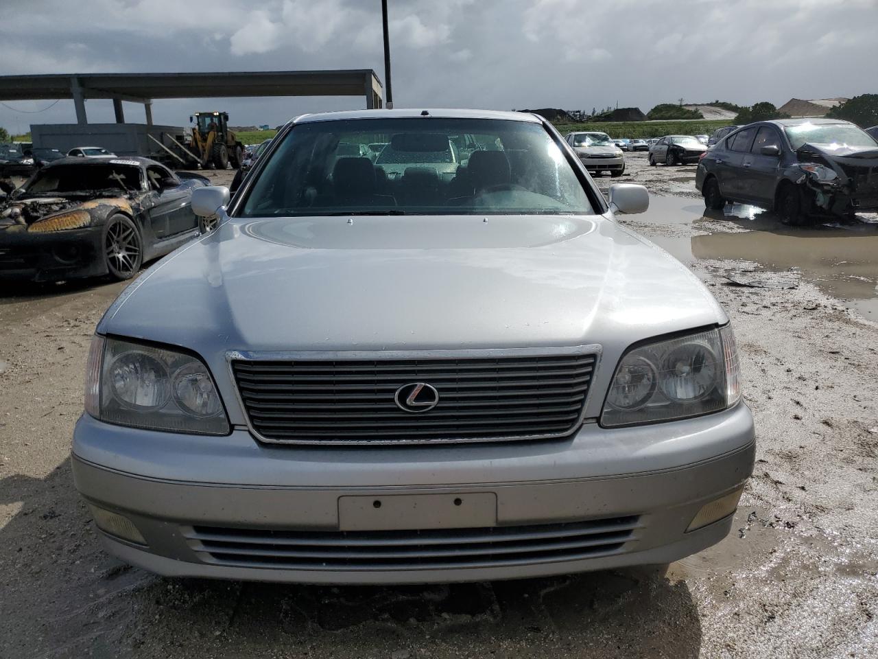 1998 Lexus LS - Image 5