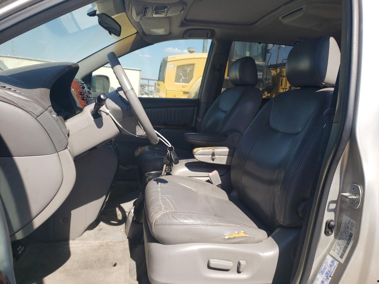 2004 Toyota Sienna - Image 7