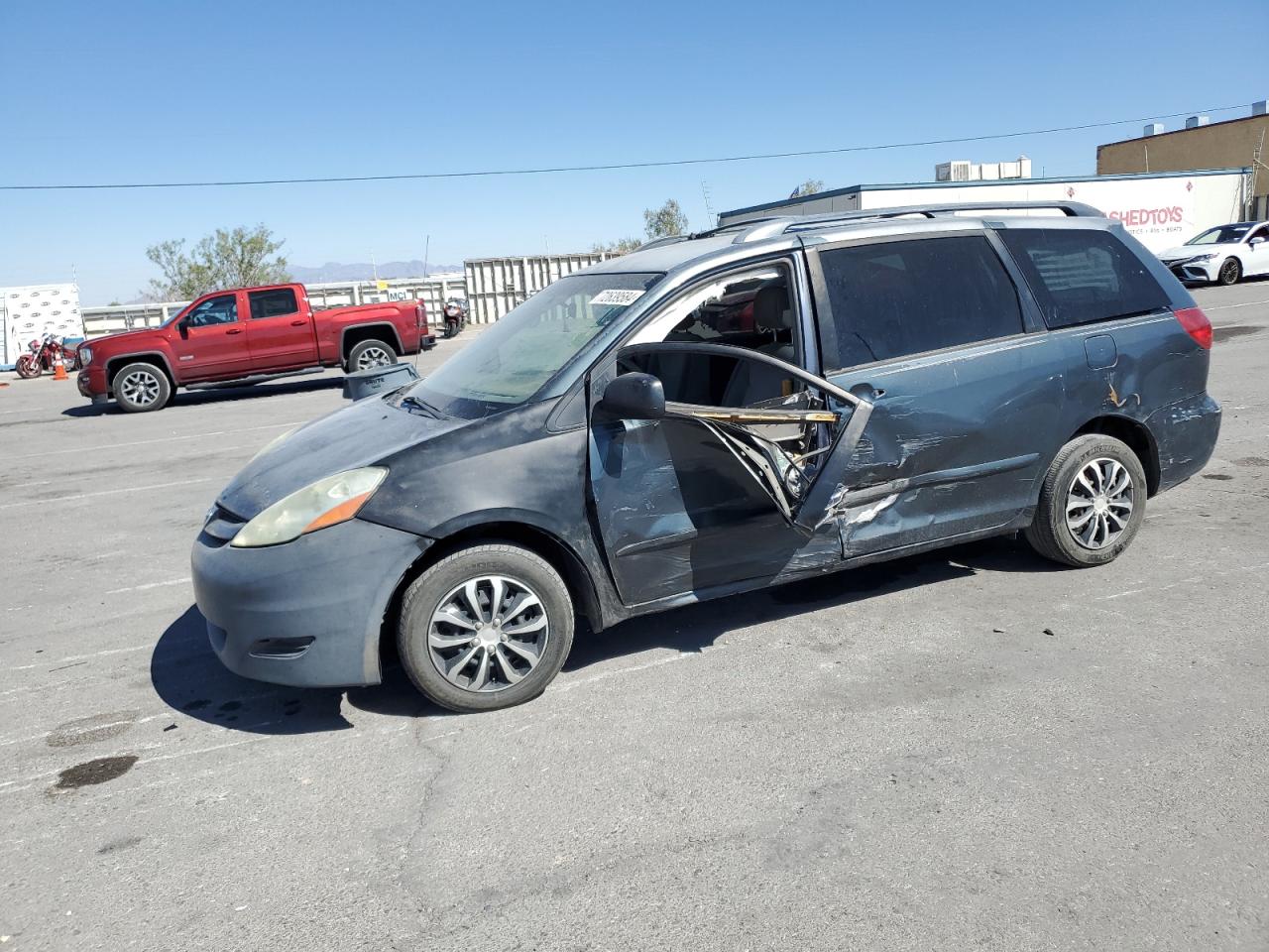 2006 Toyota Sienna - Image 1