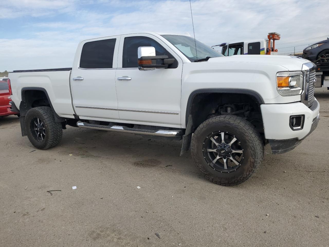 2017 GMC Sierra - Image 4