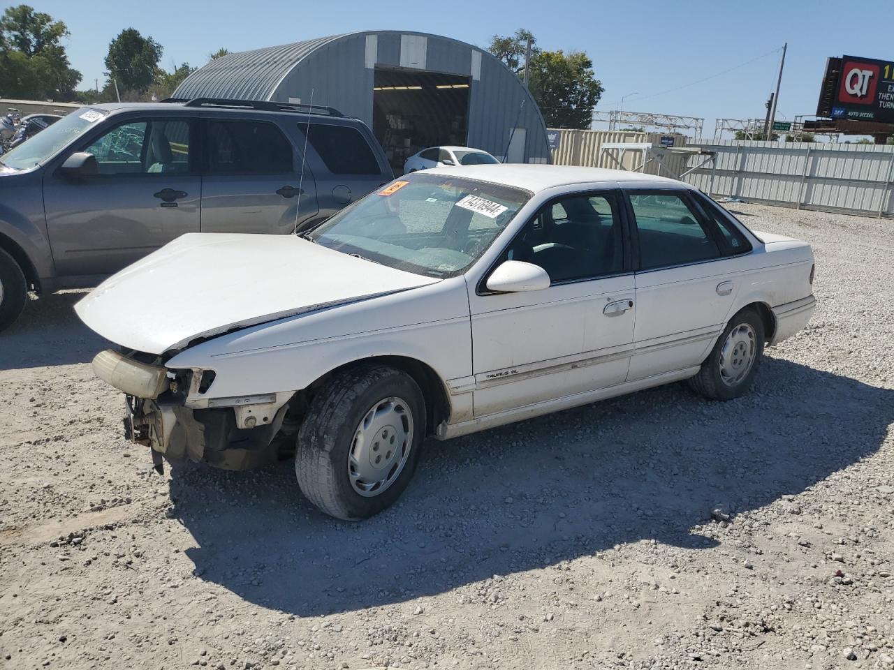 1995 Ford Taurus - Image 1