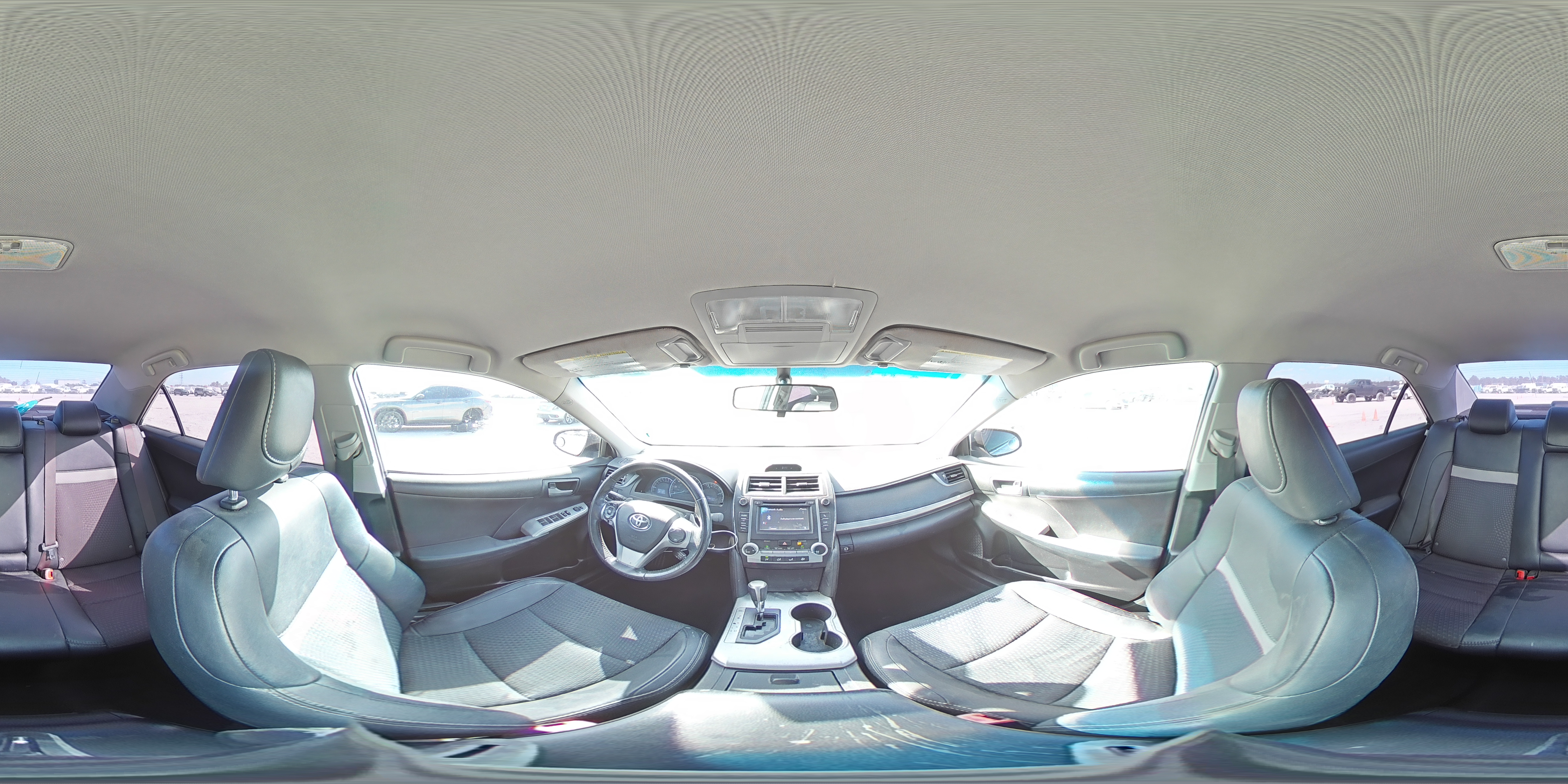 2014 Toyota Camry - Image 13
