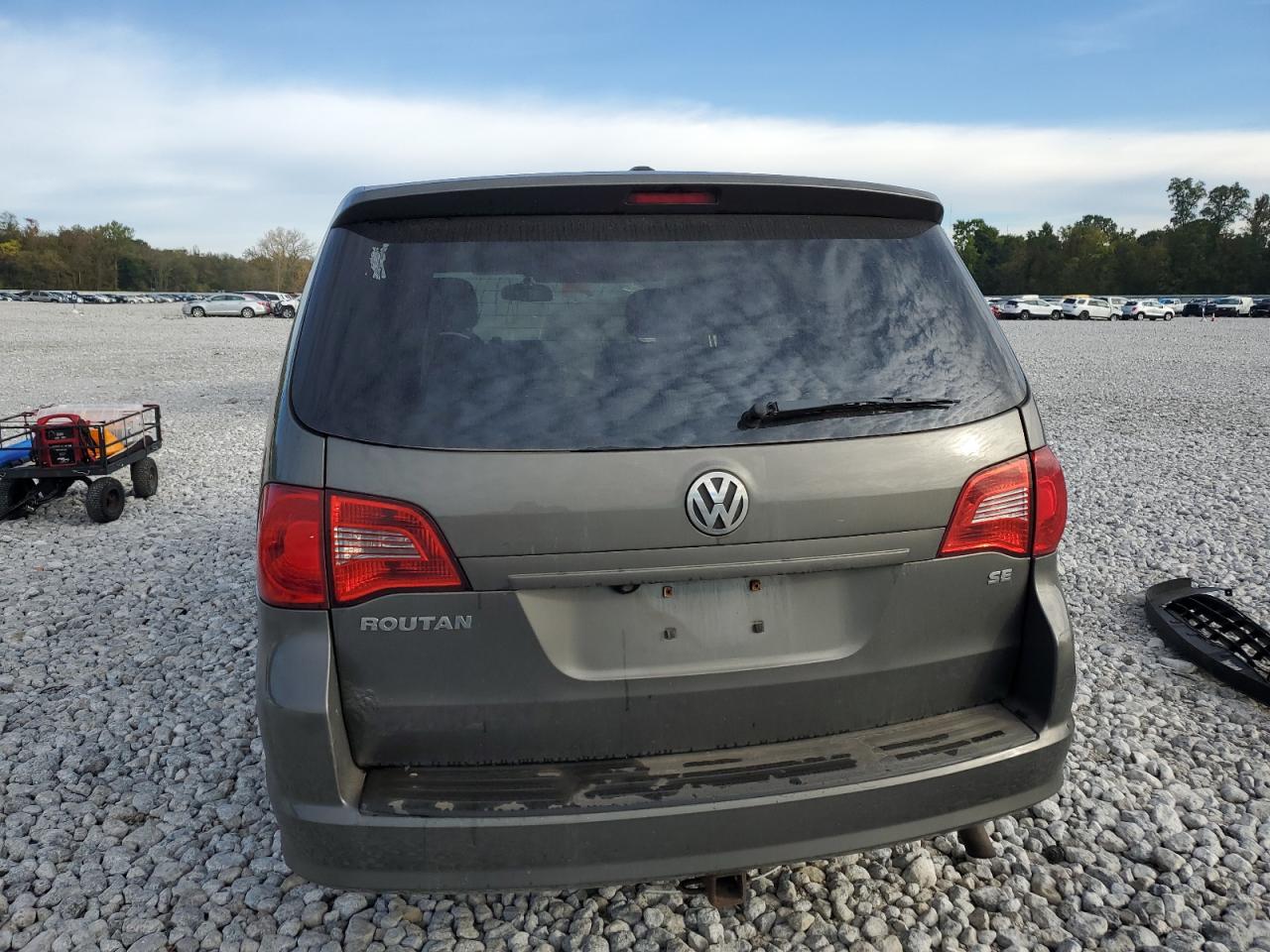 2010 Volkswagen Routan Se VIN: 2V4RW3D11AR237071 Lot: 74718094