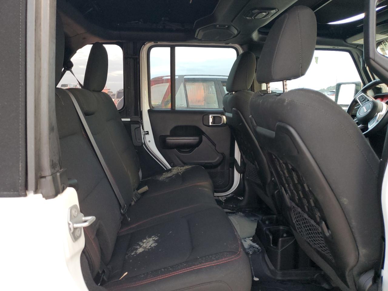 2018 Jeep Wrangler - Image 11