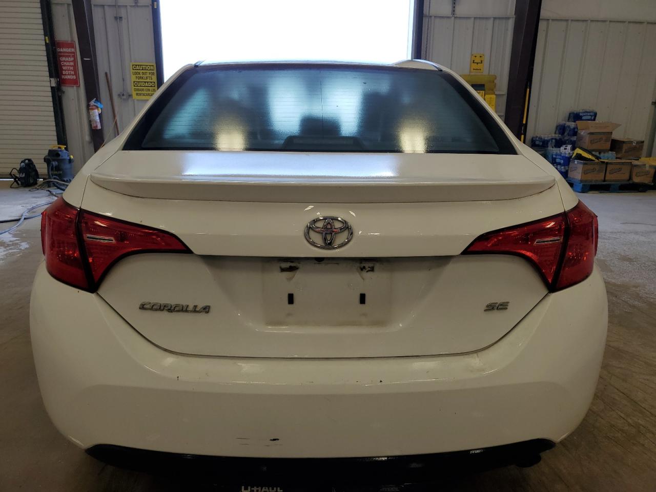 2018 Toyota Corolla L VIN: 5YFBURHE7JP778983 Lot: 73005574