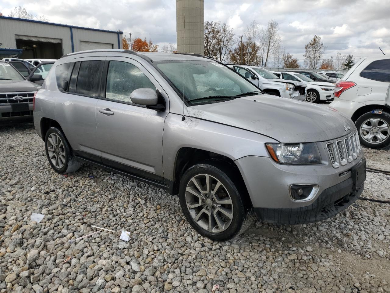 VIN 1C4NJDEBXGD647495 2016 JEEP COMPASS no.4