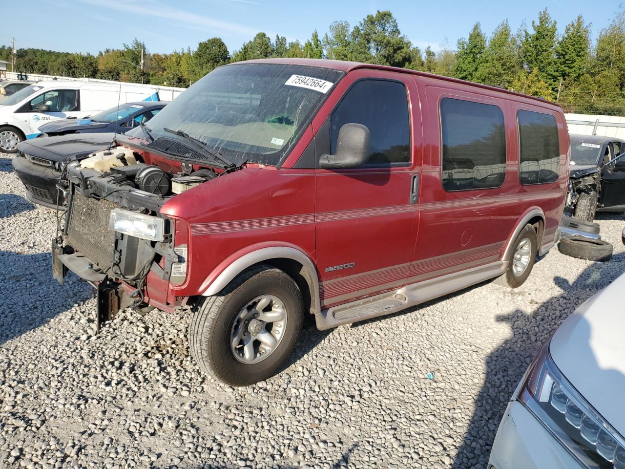 2002 GMC Savana - Image 1