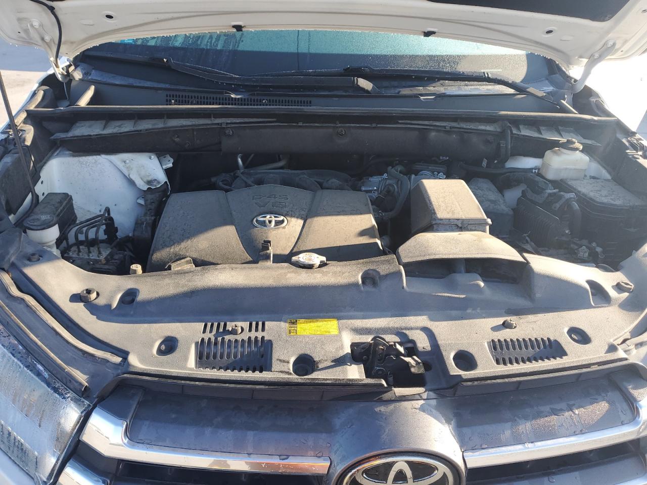 2019 Toyota Highlander - Image 11
