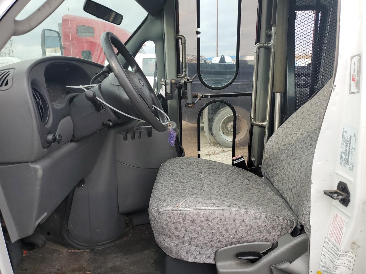 2004 Ford Econoline E350 Super Duty Van VIN: 1FTSS34L94HA96906 Lot: 77596664