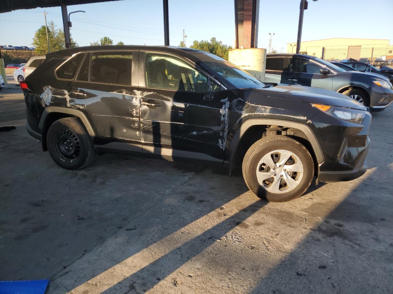 2022 Toyota RAV 4 - Image 4