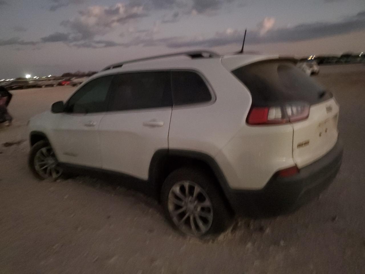 2019 Jeep Grand Cherokee - Image 2
