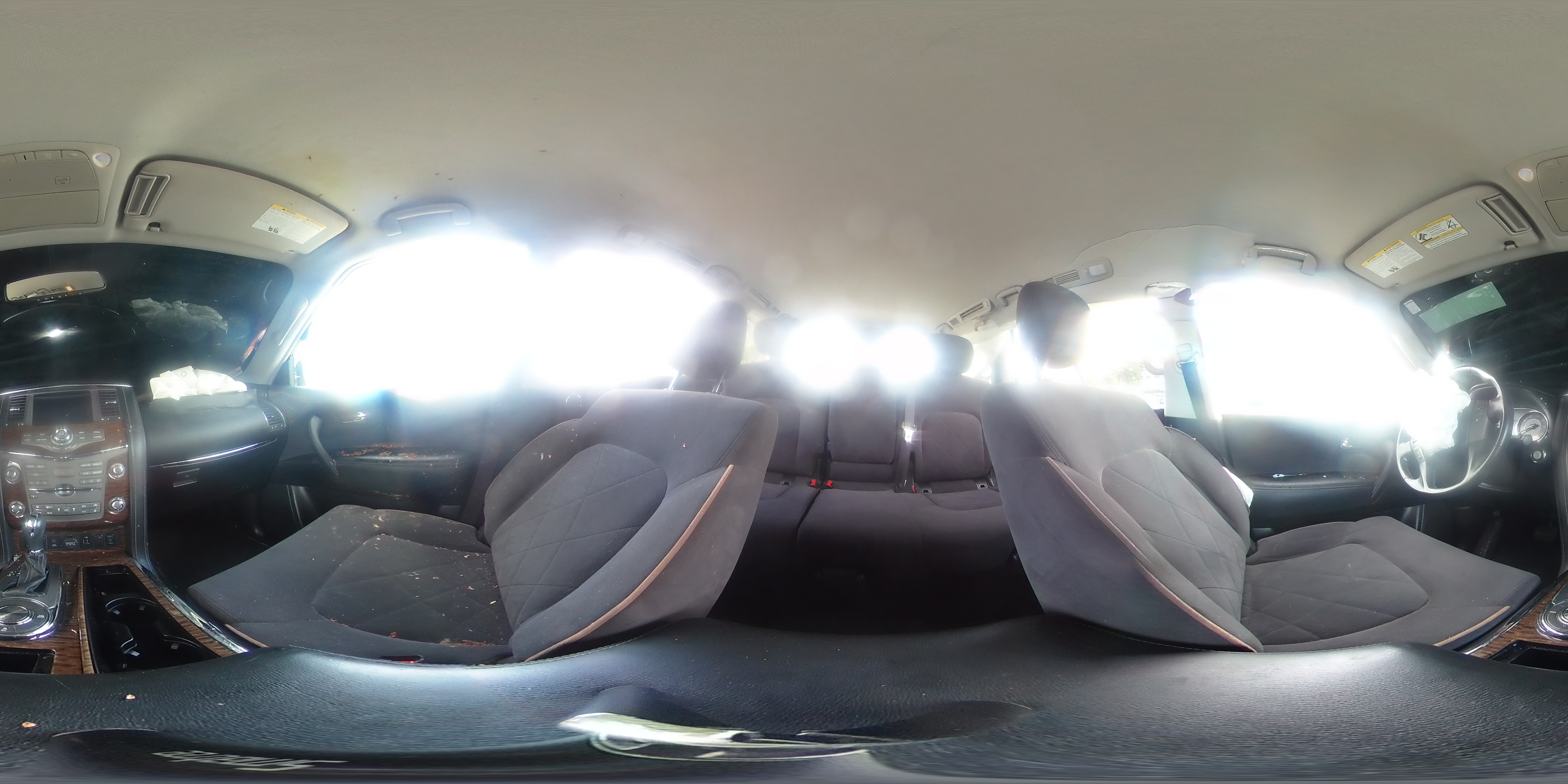 2020 Nissan Armada - Image 15