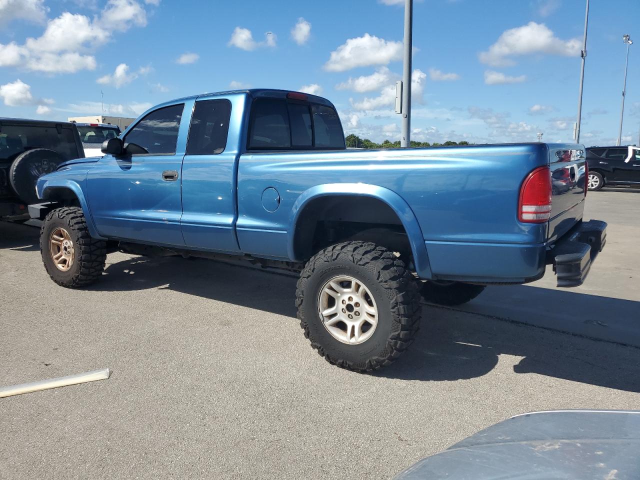 2003 Dodge Dakota - Image 2