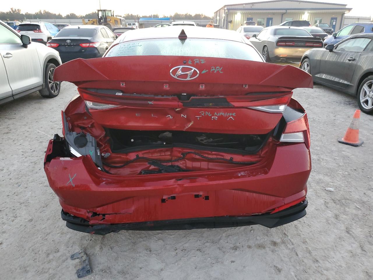 2023 Hyundai Elantra - Image 6