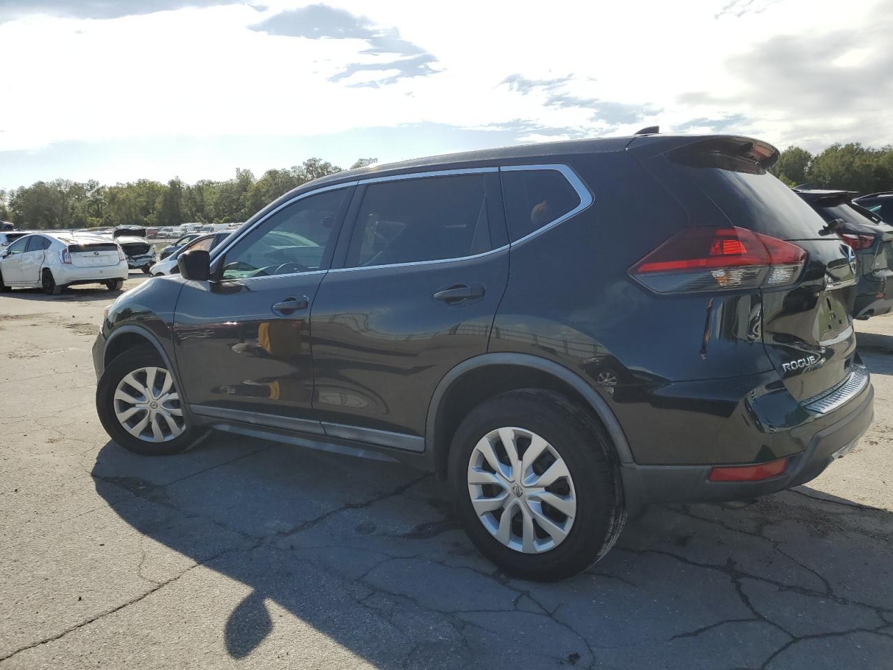 2018 Nissan Rogue - Image 2