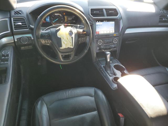 Parquets FORD EXPLORER 2017 Biały