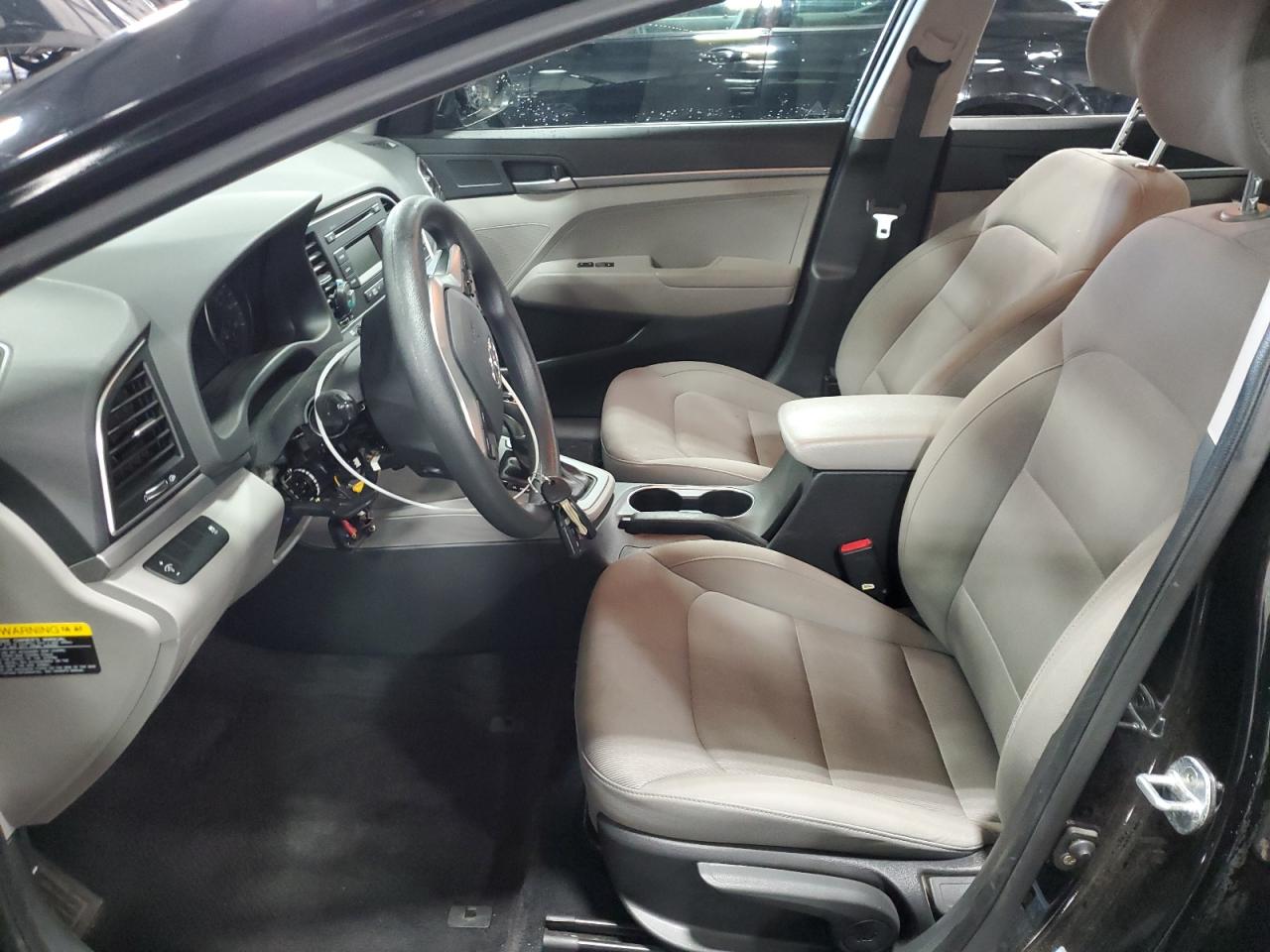 2018 Hyundai Elantra - Image 7