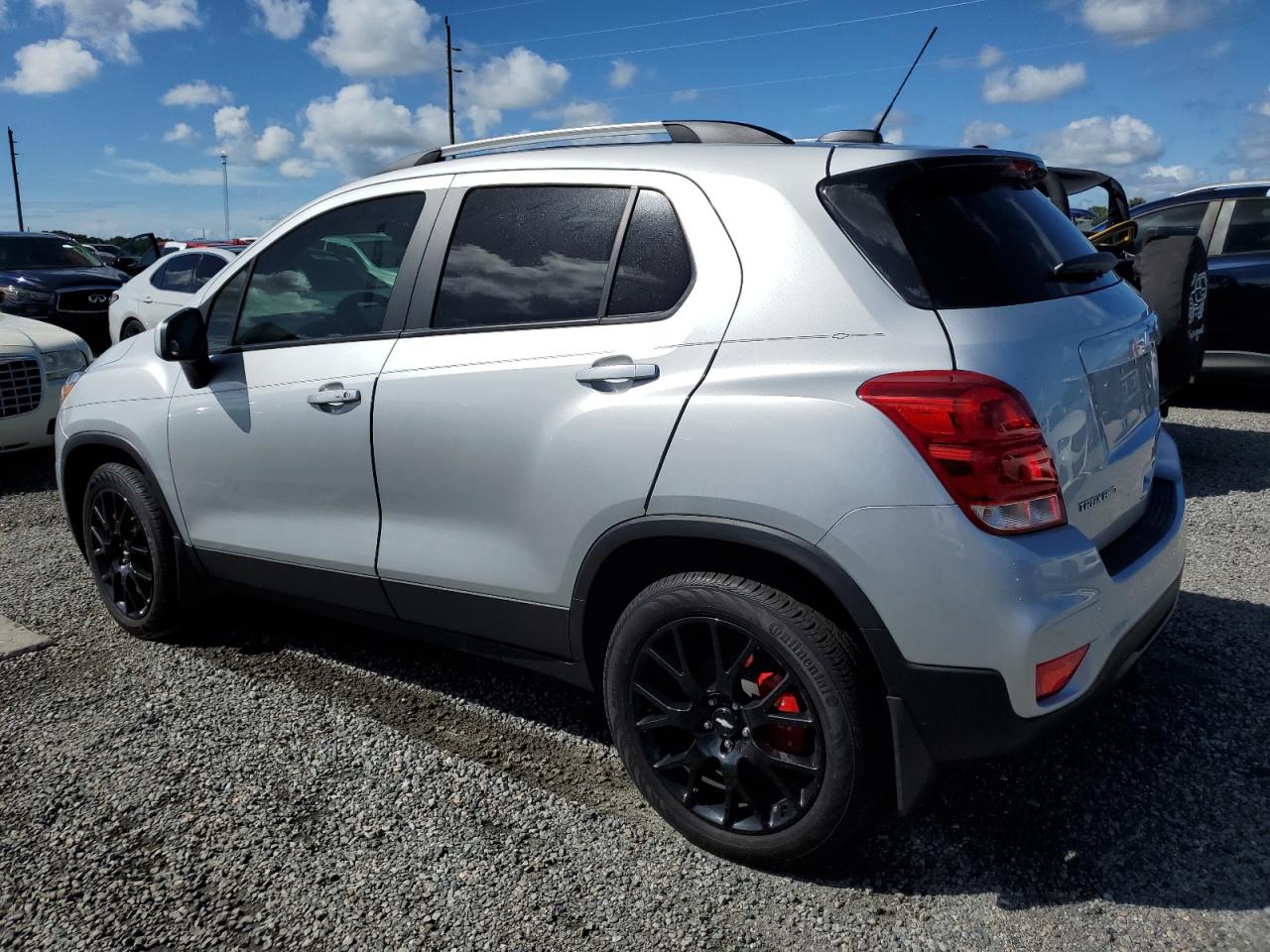 2022 Chevrolet Trax - Image 2