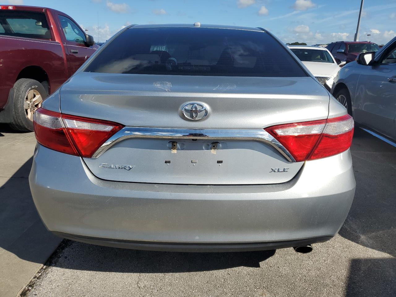 4T1BF1FK6HU708808 2017 Toyota Camry Le