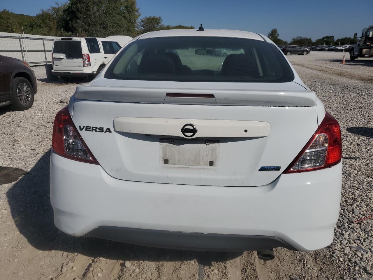 3N1CN7AP0KL858421 2019 Nissan Versa S