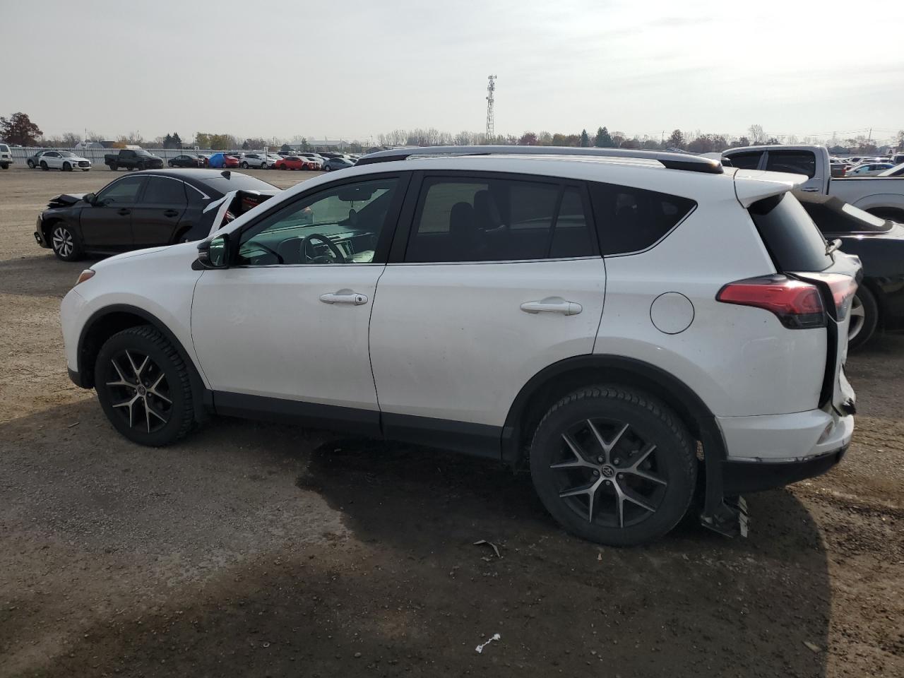 2018 Toyota RAV 4 - Image 2