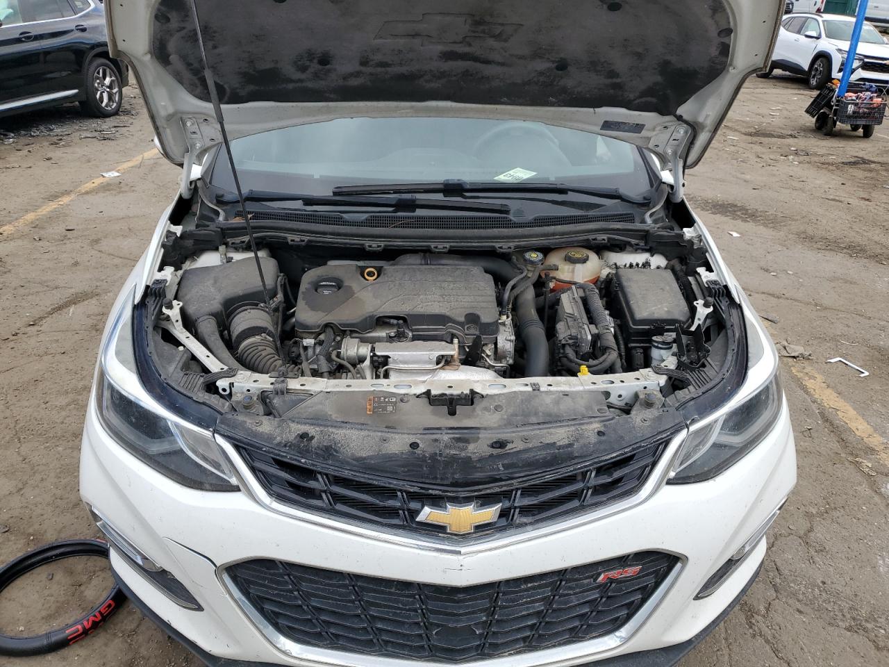 2018 Chevrolet Cruze - Image 11