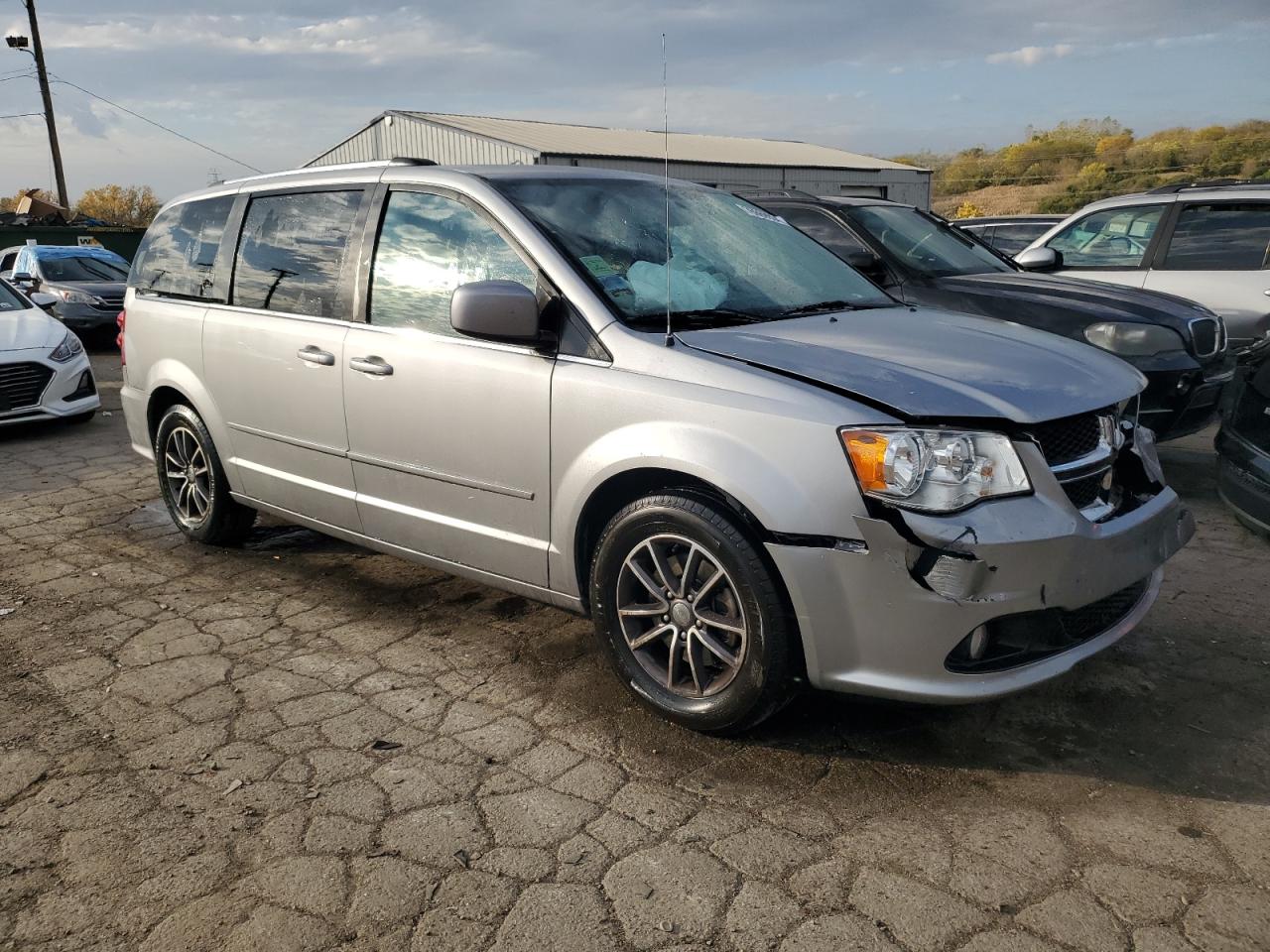 2016 Dodge Caravan - Image 4