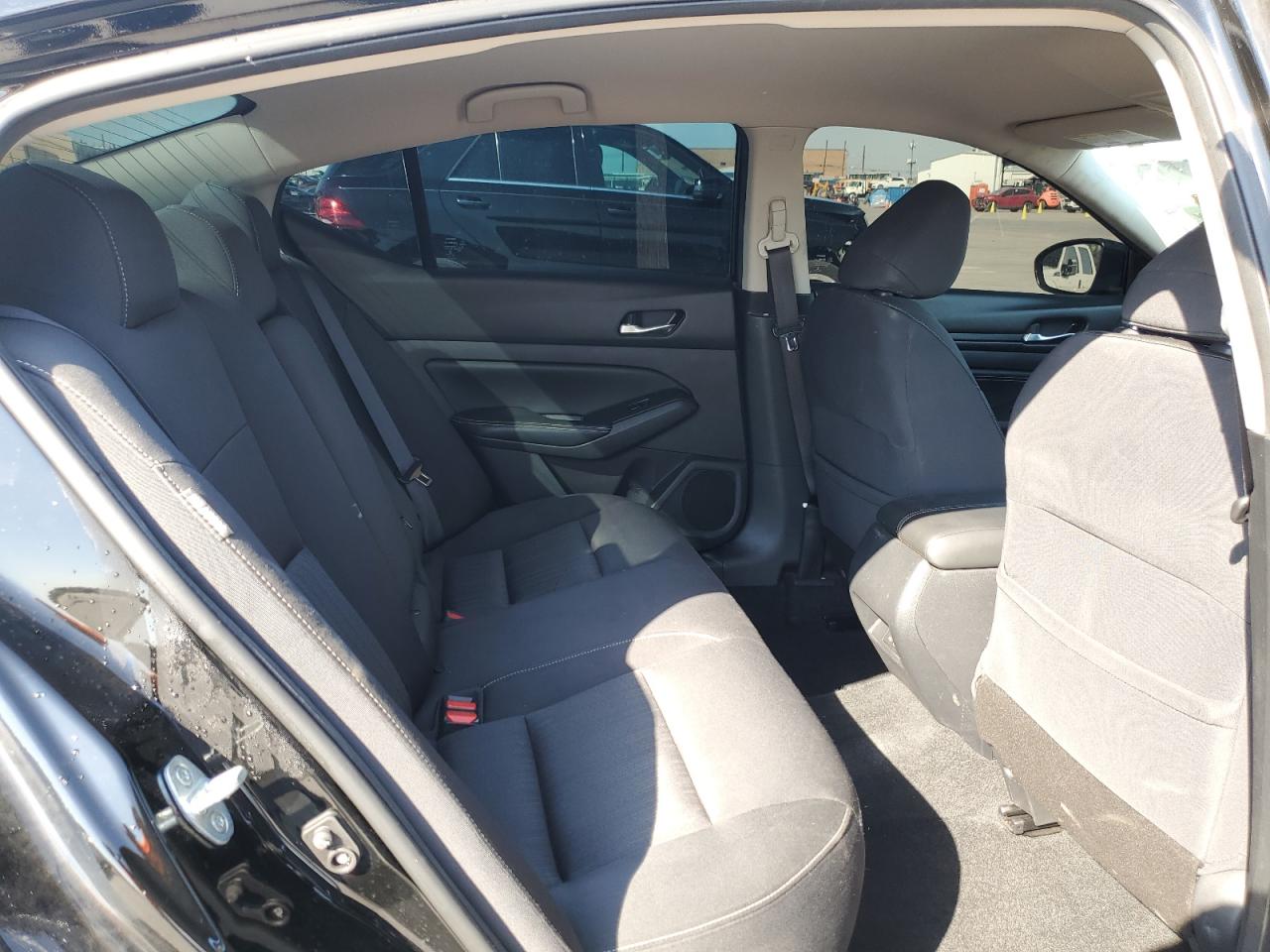 2019 Nissan Altima - Image 10