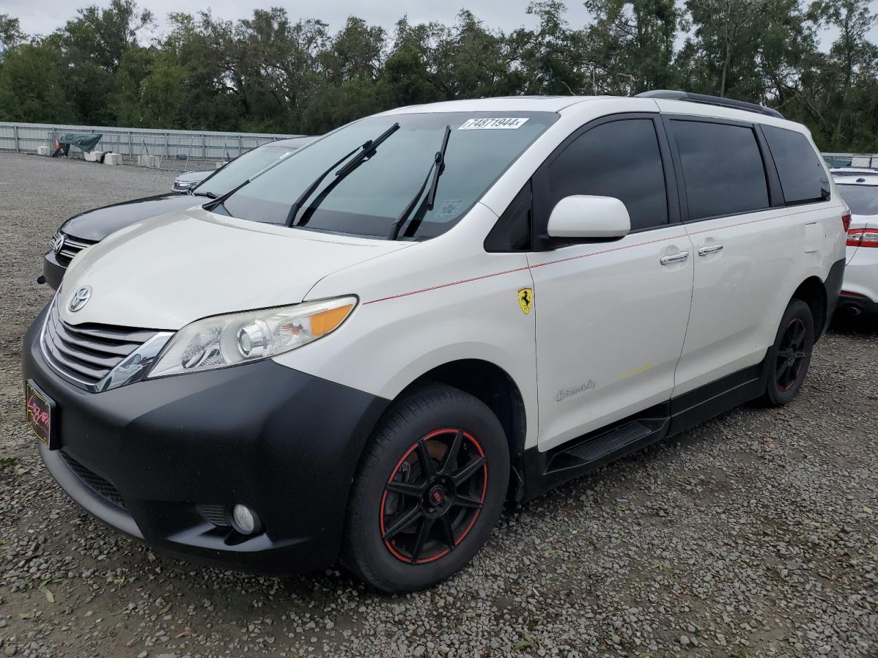 5TDYK3DC7FS612771 2015 TOYOTA SIENNA - Image 1