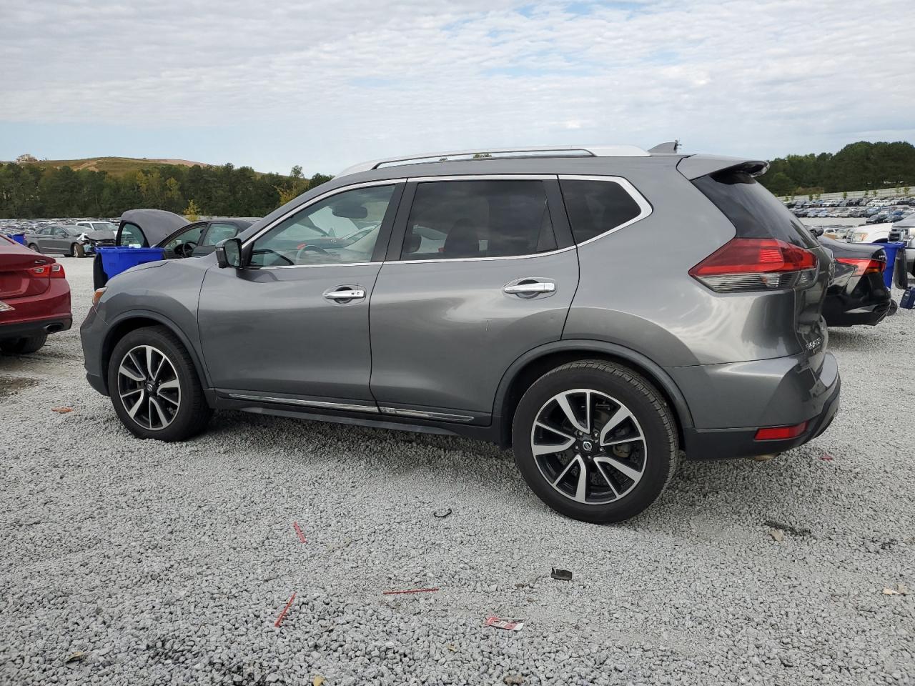 2018 Nissan Rogue - Image 2