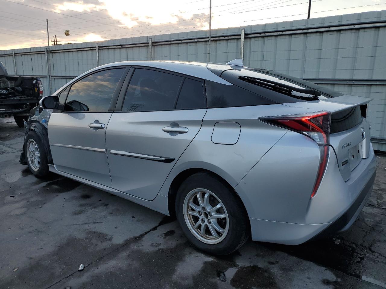 VIN JTDKBRFU6G3023583 2016 TOYOTA PRIUS no.2