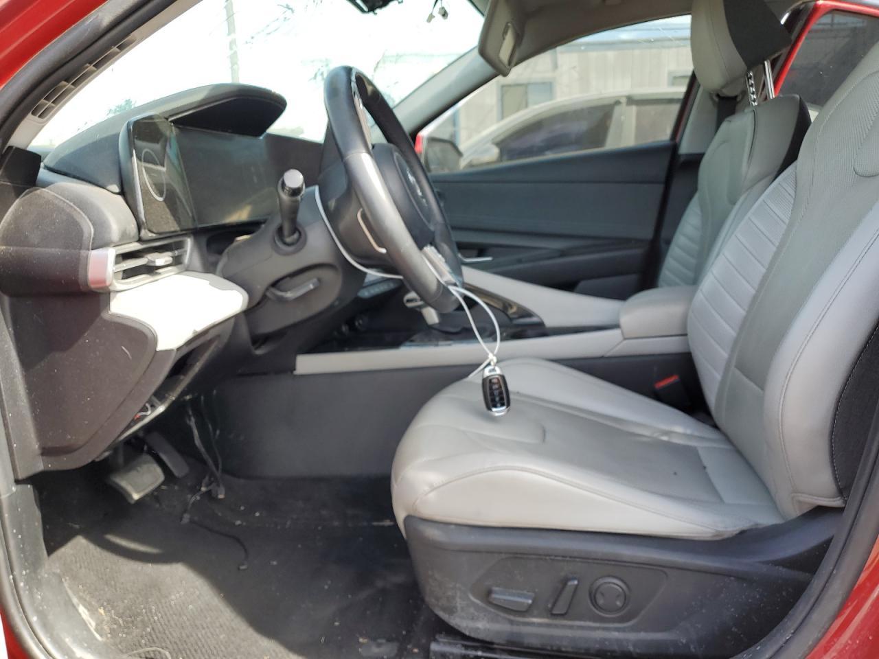 2023 Hyundai Elantra - Image 7