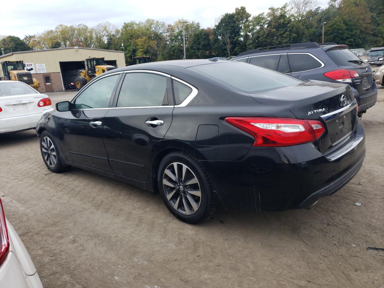 2017 Nissan Altima - Image 2