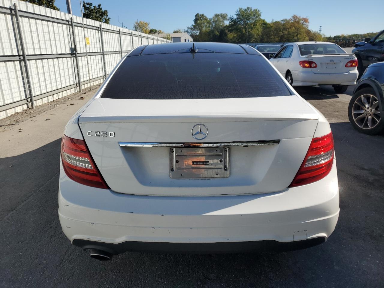 2013 Mercedes-Benz C 250 VIN: WDDGJ4HB0DG027355 Lot: 75210284