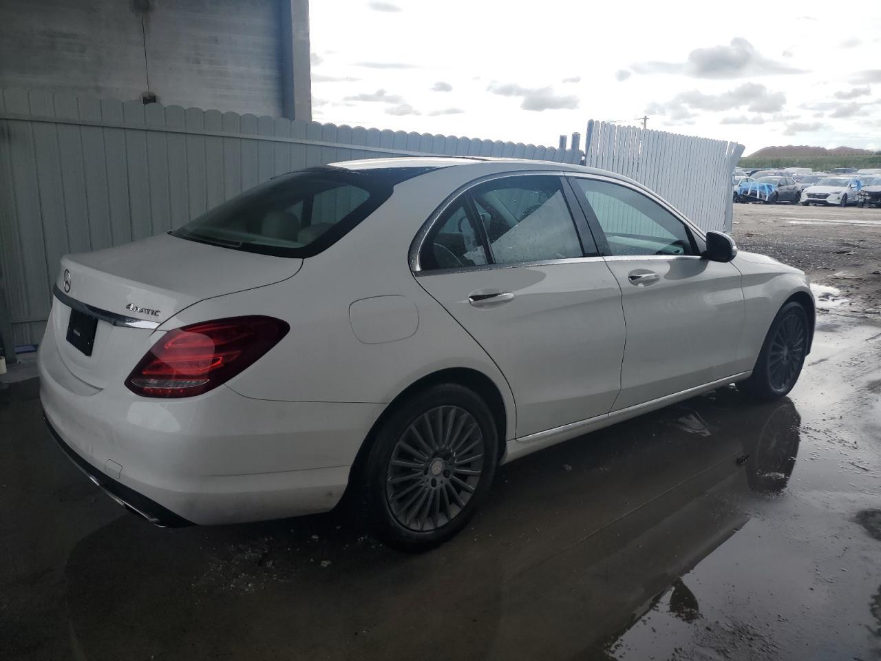 VIN 55SWF4KB1FU014738 2015 MERCEDES-BENZ C-CLASS no.3