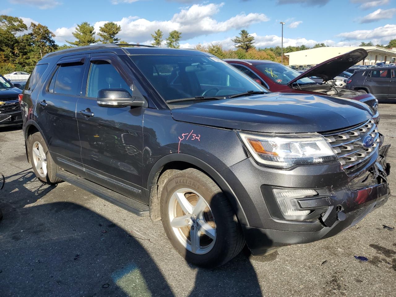 1FM5K8D83HGD73188 2017 Ford Explorer Xlt