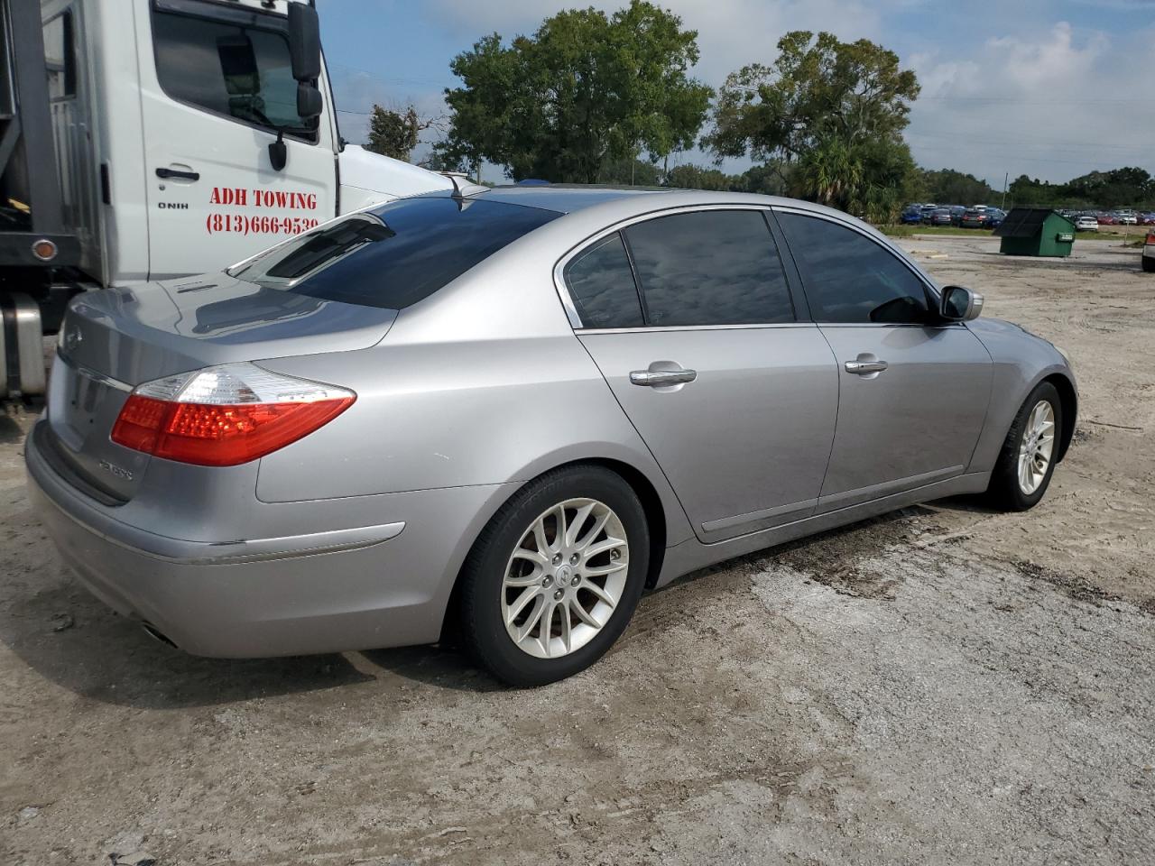 2010 Hyundai Genesis - Image 3
