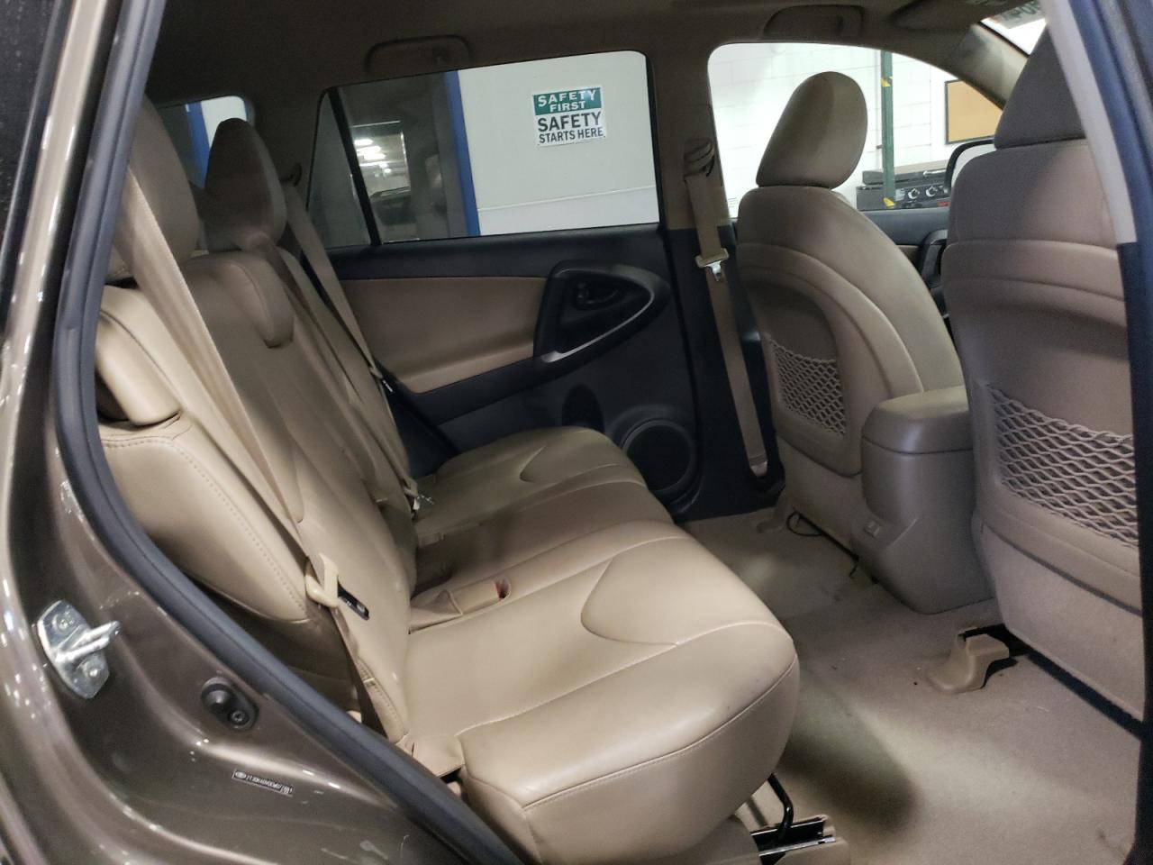 2012 Toyota RAV 4 - Image 11