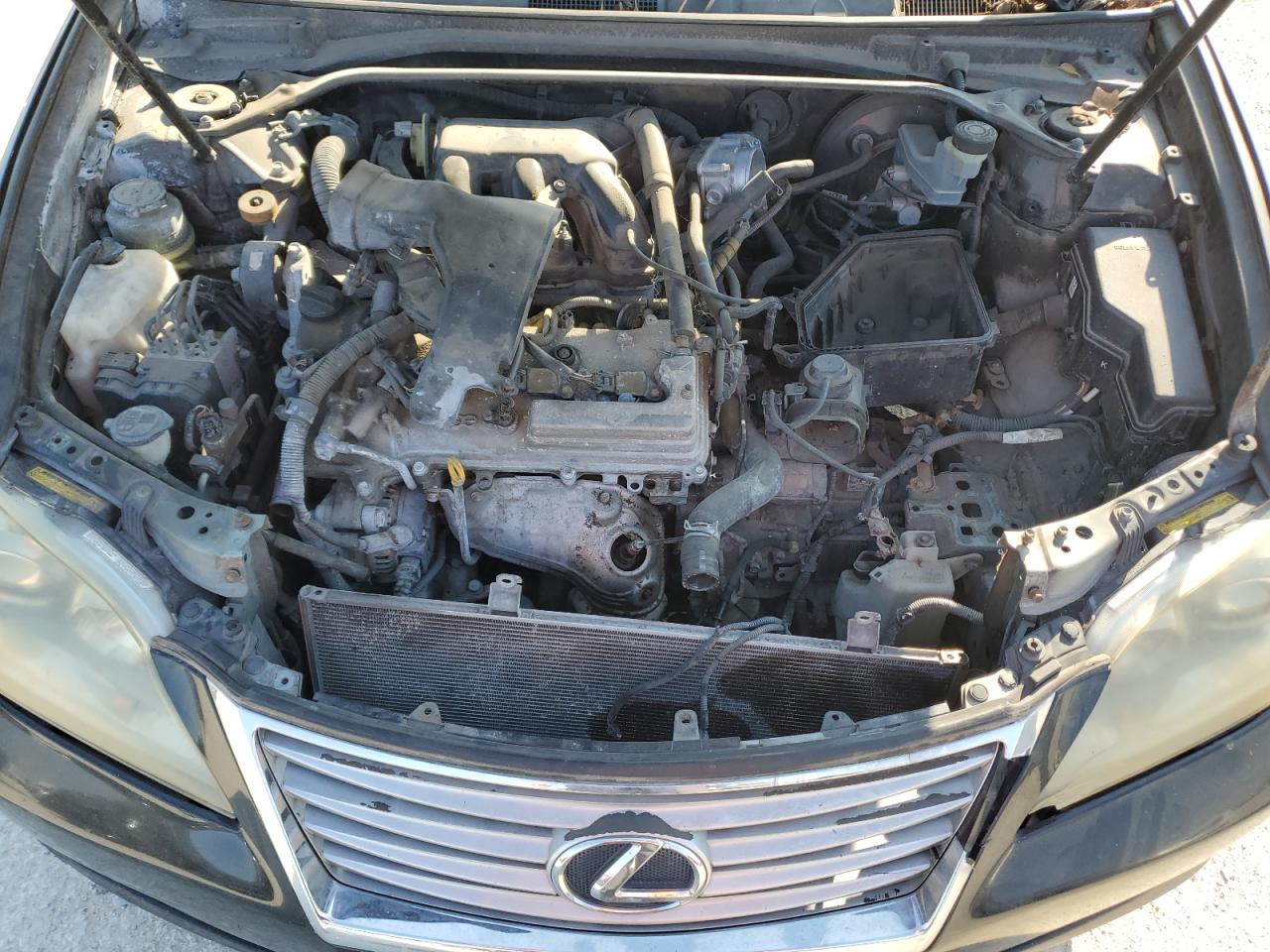 2011 Lexus ES - Image 11