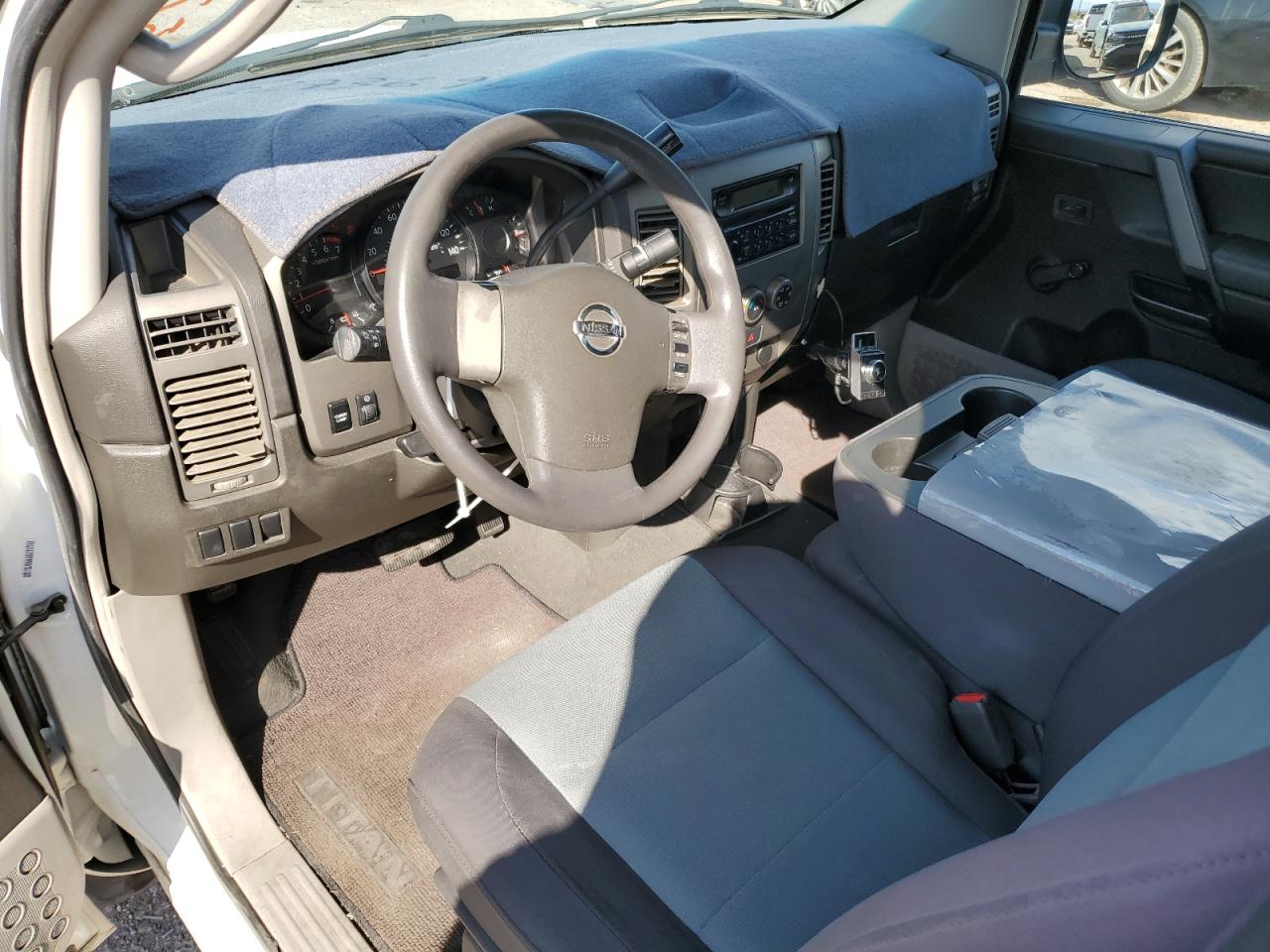 2004 Nissan Titan - Image 8