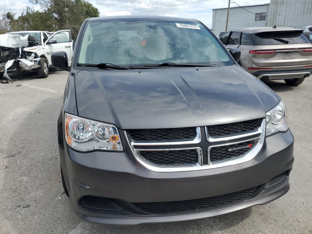 2016 Dodge Caravan - Image 5