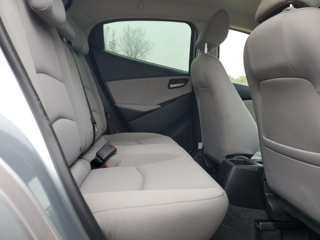 2020 Toyota Yaris - Image 10