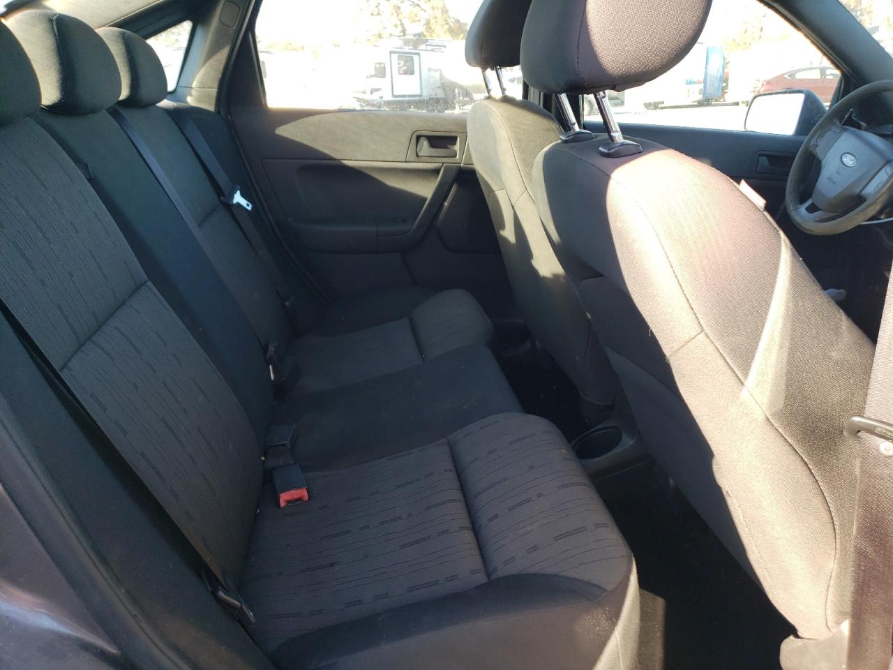 2010 Ford Focus - Image 10