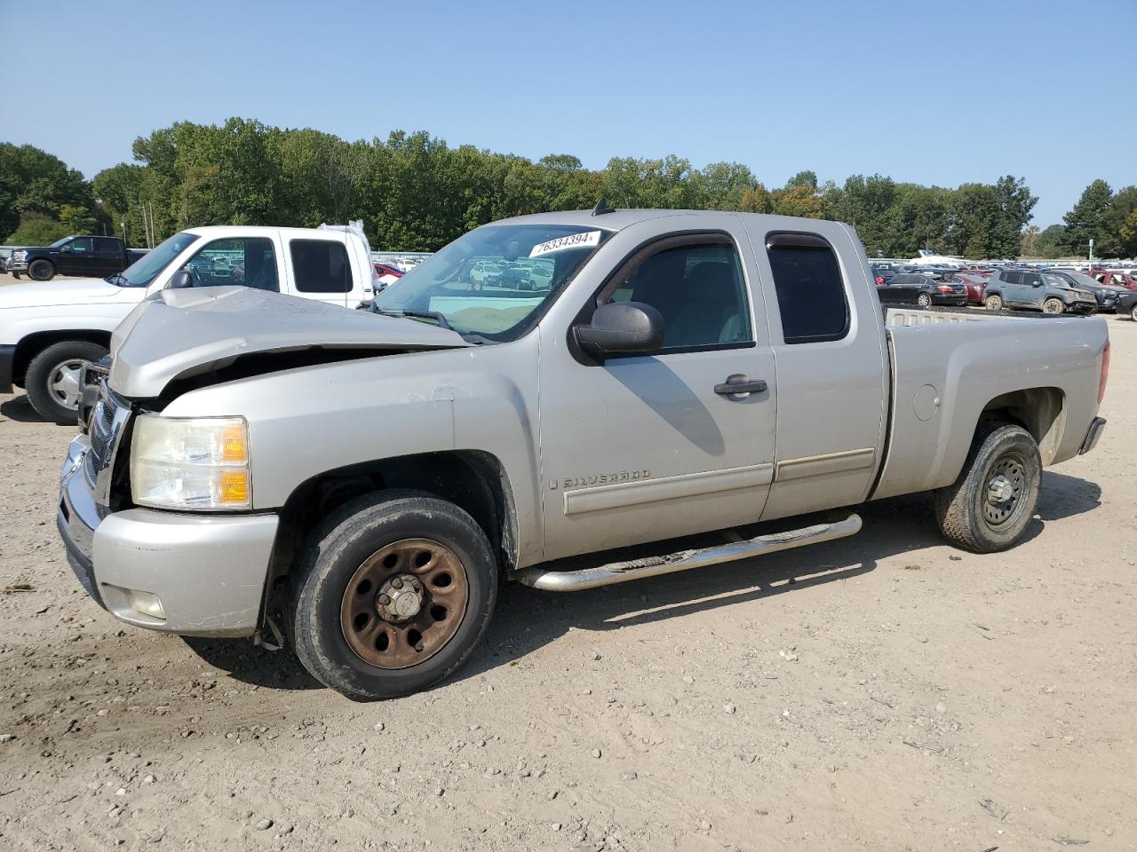 2009 Chevrolet Silverado - Image 1