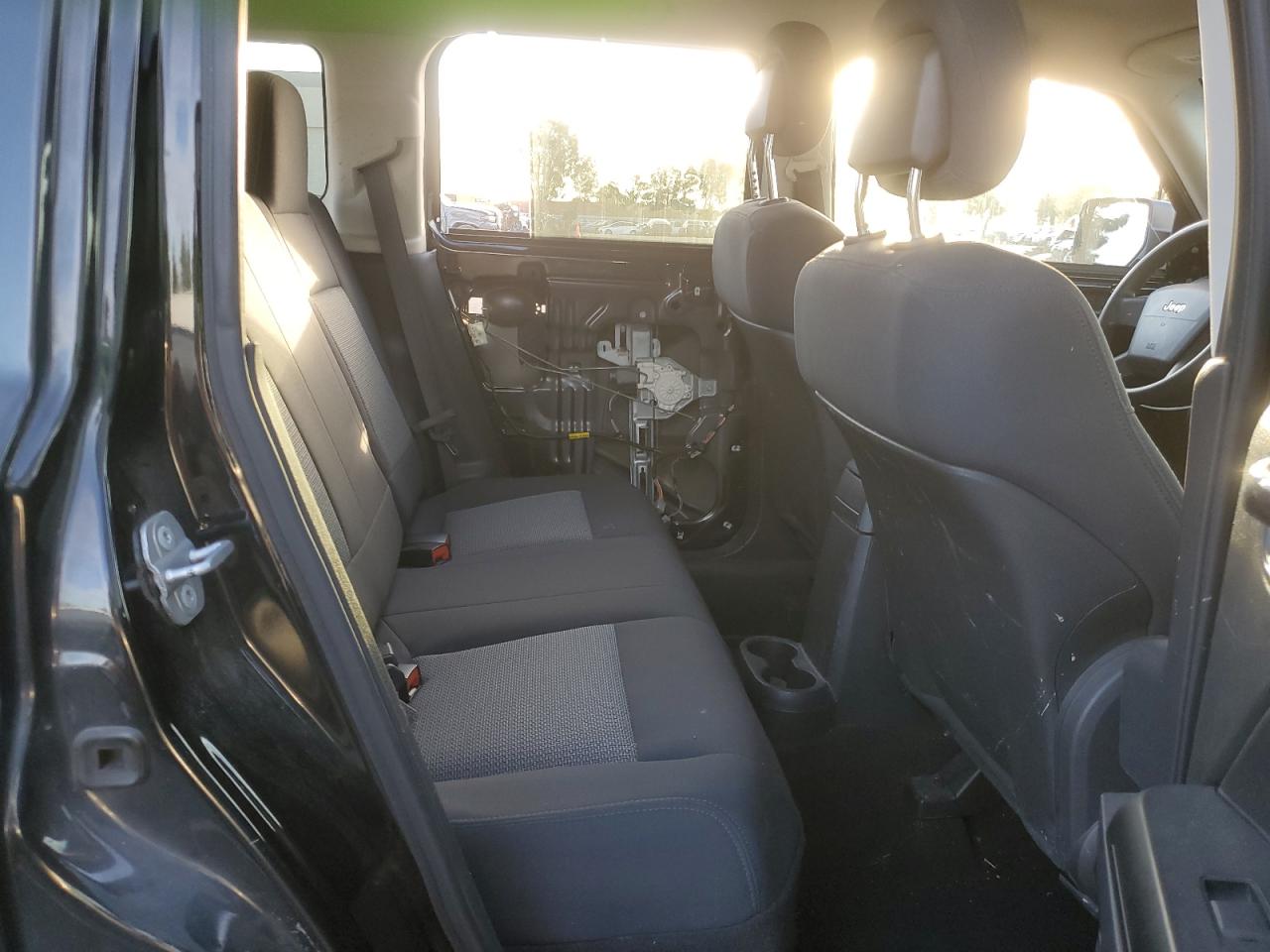 2010 Jeep Liberty (Patriot) - Image 10
