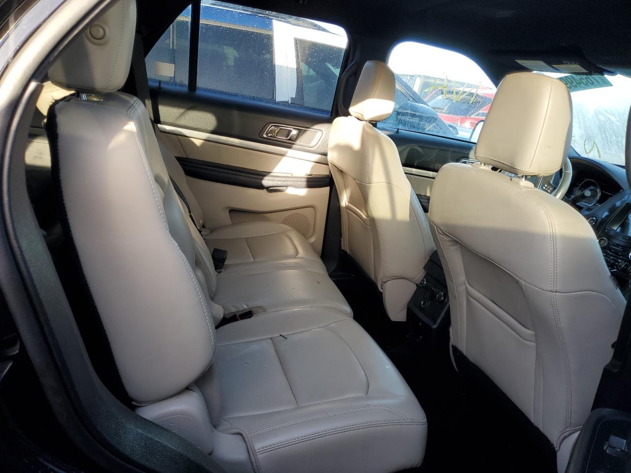 2019 Ford Explorer - Image 11